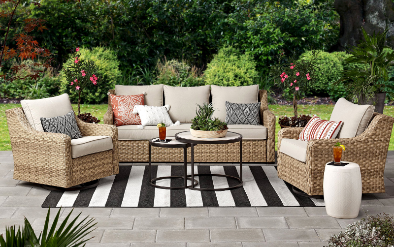 Look At the Right Choices for the Finest Patio Furniture